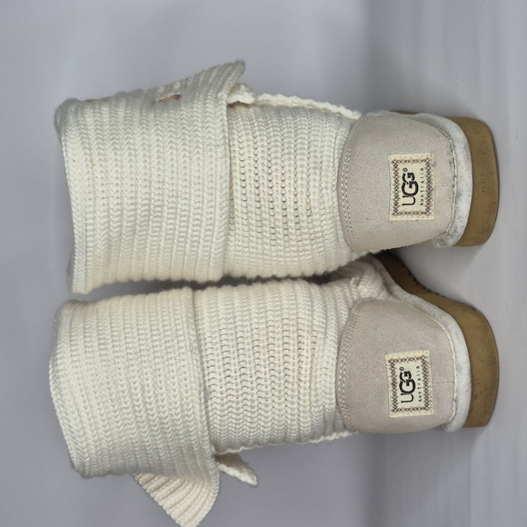 UGG Australia Classic Cardy CREAM Three Button Knit Boots Size 9 - Picture 4 of 16